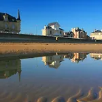 Ecume Maison Spacieuse Lumineuse 1km De La Vue D'asnelles, En Plein Coeur Des Plages Du Débarquement, 2 Sdb, 2 Wc, Parking Privatif, Terrasse, Jardin, Table De Ping Pong Aux Beaux Jours, Près De Bayeux Saint-Côme-de-Fresné