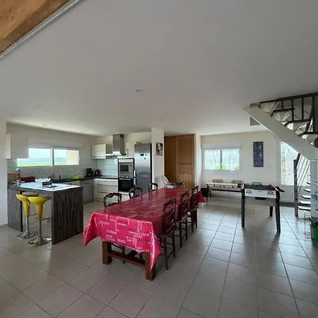 Ecume Maison Vue Degagee Sur Mer, Spacieuse Lumineuse 3 Chambres, 2 Salle D'Eau, 2 Wc A 1Km De La Plage Et Commerces, Plages Du Debarquement, Parking Privatif, Terrasse, Jardin Clos, Table De Ping Pong Aux Beaux Jours, Pres De Bayeux Holiday home *