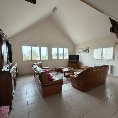 Holiday home Ecume Maison Vue Degagee Sur Mer, Spacieuse Lumineuse 3 Chambres, 2 Salle D'Eau, 2 Wc A 1Km De La Plage Et Commerces, Plages Du Debarquement, Parking Privatif, Terrasse, Jardin Clos, Table De Ping Pong Aux Beaux Jours, Pres De Bayeux Saint-Come-de-Fresne