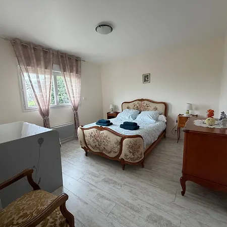 Ecume Maison Vue Degagee Sur Mer, Spacieuse Lumineuse 3 Chambres, 2 Salle D'Eau, 2 Wc A 1Km De La Plage Et Commerces, Plages Du Debarquement, Parking Privatif, Terrasse, Jardin Clos, Table De Ping Pong Aux Beaux Jours, Pres De Bayeux Holiday home Saint-Come-de-Fresne