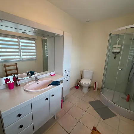 Holiday home Ecume Maison Vue Degagee Sur Mer, Spacieuse Lumineuse 3 Chambres, 2 Salle D'Eau, 2 Wc A 1Km De La Plage Et Commerces, Plages Du Debarquement, Parking Privatif, Terrasse, Jardin Clos, Table De Ping Pong Aux Beaux Jours, Pres De Bayeux Saint-Come-de-Fresne