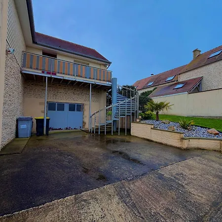Ecume Maison Vue Degagee Sur Mer, Spacieuse Lumineuse 3 Chambres, 2 Salle D'Eau, 2 Wc A 1Km De La Plage Et Commerces, Plages Du Debarquement, Parking Privatif, Terrasse, Jardin Clos, Table De Ping Pong Aux Beaux Jours, Pres De Bayeux *