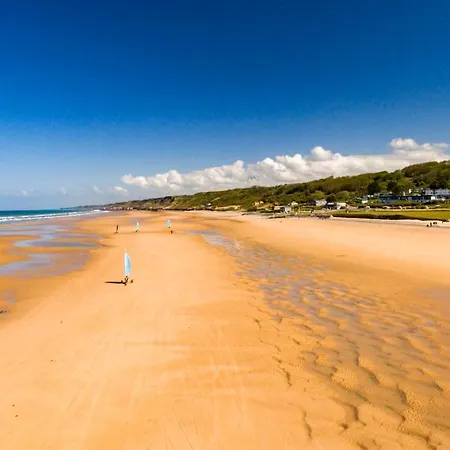 Ecume Maison Vue Degagee Sur Mer, Spacieuse Lumineuse 3 Chambres, 2 Salle D'Eau, 2 Wc A 1Km De La Plage Et Commerces, Plages Du Debarquement, Parking Privatif, Terrasse, Jardin Clos, Table De Ping Pong Aux Beaux Jours, Pres De Bayeux *