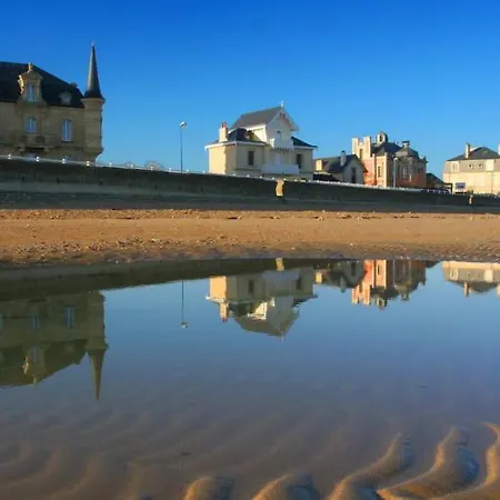 Ecume Maison Vue Degagee Sur Mer, Spacieuse Lumineuse 3 Chambres, 2 Salle D'eau, 2 Wc A 1km De La Et Commerces, Plages Du Debarquement, Parking Privatif, Terrasse, Jardin Clos, Table De Ping Pong Aux Beaux Jours, Pres De Bayeux Saint-Côme-de-Fresné