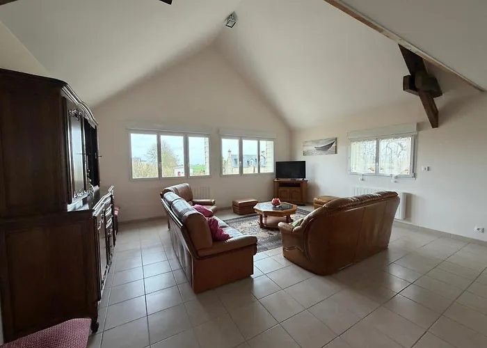 Holiday home Ecume Maison Spacieuse Lumineuse 1km De La Vue D'asnelles, En Plein Coeur Des Plages Du Debarquement, 2 Sdb, 2 Wc, Parking Privatif, Terrasse, Jardin, Table De Ping Pong Aux Beaux Jours, Pres De Bayeux Saint-Come-de-Fresne